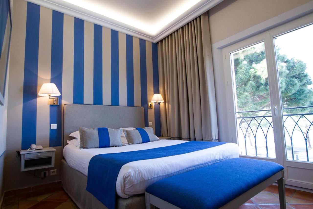 סן טרופז La Bastide Du Port - Hotel De Charme מראה חיצוני תמונה